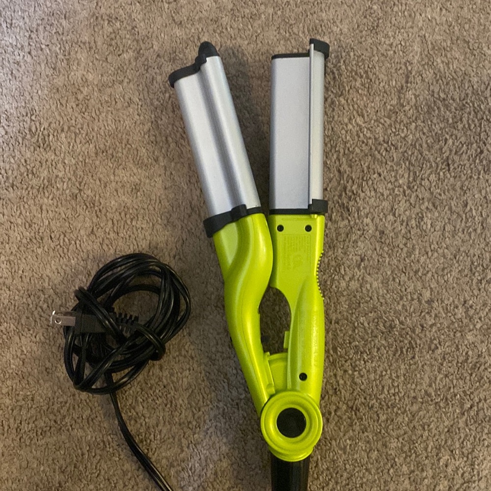 Bedhead wave artist curling iron